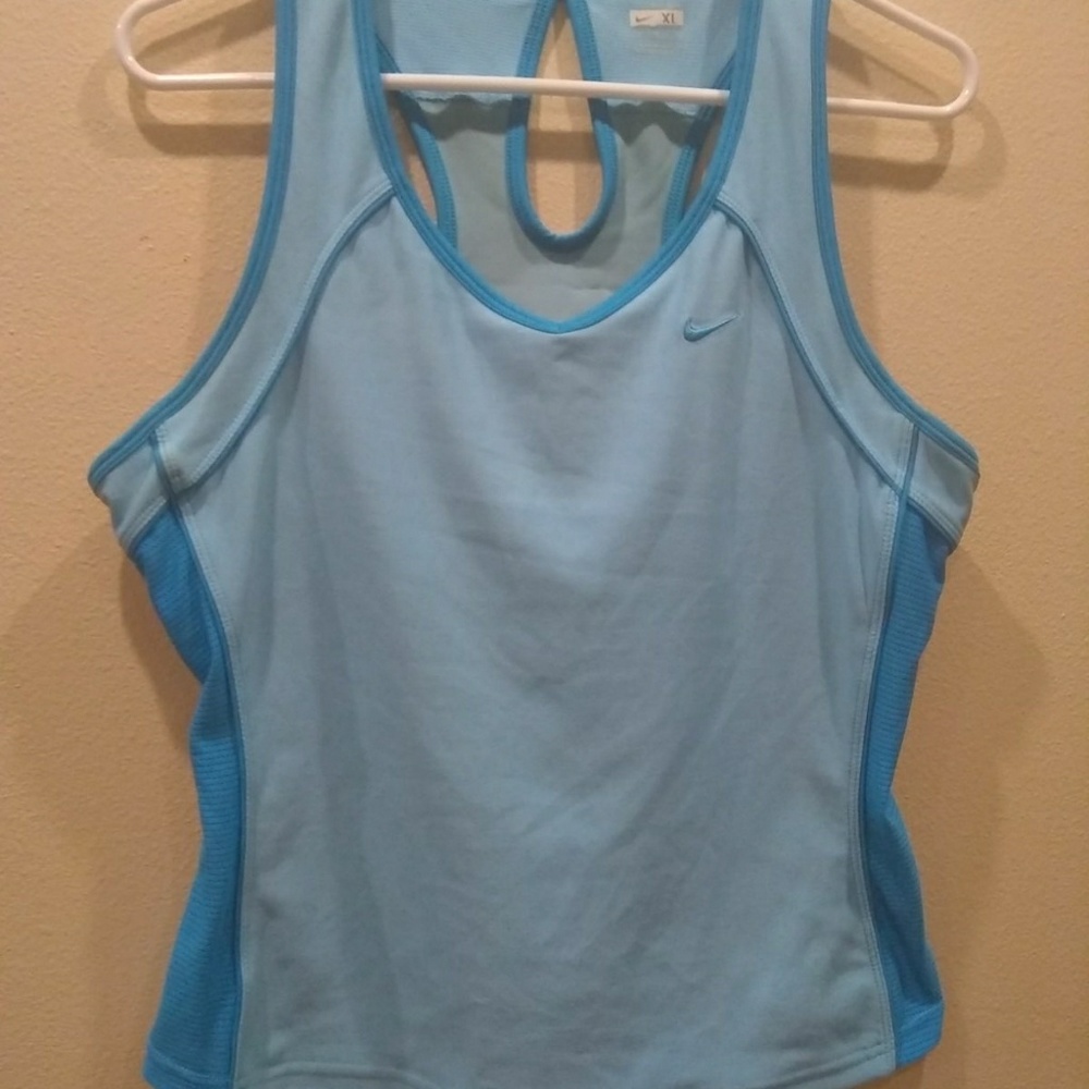 Nike top